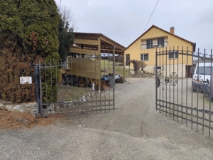 Eladó családiház  csendes kisváros zsákutcájában, szelíd dombok ölelésében, remek panorámával   - kép 2