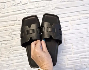 ÚJ, Címkés Elegáns Fekete Papucs 39 40 - kép 2