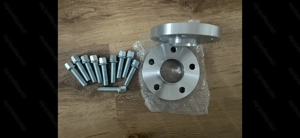 VW, Audi, Skoda nyomtávszélesítő 5x112 5x100 új csavarral 2db 30mm  Új alumínium távtartó perselyek 