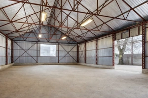 Bécsi úton kereskedőház udvarán hideg raktár kiadó!