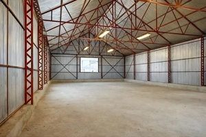 Bécsi úton kereskedőház udvarán hideg raktár kiadó! - kép 3