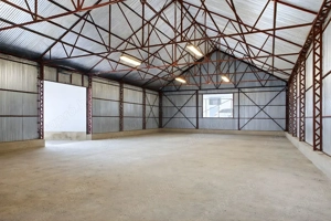 Bécsi úton kereskedőház udvarán hideg raktár kiadó! - kép 2