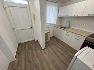 Nyíregyházán az Arany János utcában, bútorozott lakás kiadó! - kép 11