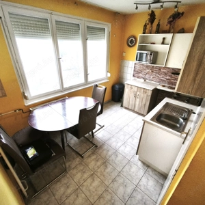 Nagykanizsán a Teleki utcában 2. em.-i 2 szobás, erkélyes lakás kiadó. - kép 7