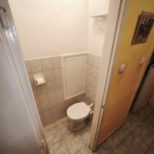 Nagykanizsán a Teleki utcában 2. em.-i 2 szobás, erkélyes lakás kiadó. - kép 16