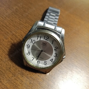 Fém karóra eladó! Q&Q márka,új elem van benne,működik !