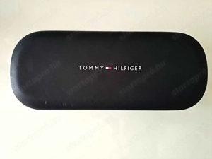 Eredeti Tommy Hilfiger csattanósan záródó kemény tok + eredeti TH törlőkendő. - kép 3