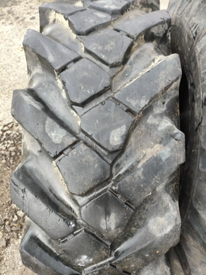 14.5 R20 használt BKT ipari mezőgazdasági gumik 14,5 r20 14.5 20 14.5-20 - kép 2