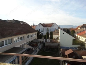 Eladó 105 m2-es, belső kétszintes társasházi téglaépítésű lakás Vácon a Cházár András utcában.   - kép 10