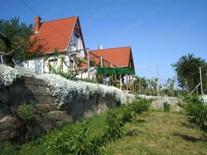 Lakható nyaralóház a siklósi hegyen - kép 2