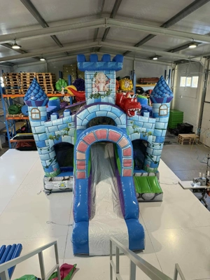 Eladó Mesevár Csúszdás Ugráló - kép 3