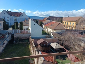 Eladó 105 m2-es, belső kétszintes társasházi téglaépítésű lakás Vácon a Cházár András utcában.   - kép 12