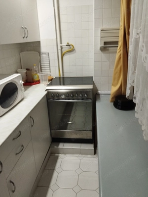 Tóvárosban 4 emeleti 2 szobás 52 m2-es erkélyes panellakás - kép 9