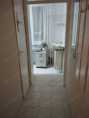 Tóvárosban 4 emeleti 2 szobás 52 m2-es erkélyes panellakás - kép 7