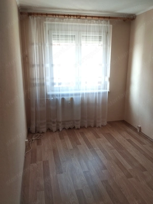 Palotavárosban, Kodolányi János utcában 4 emeletes épületben  - kép 2