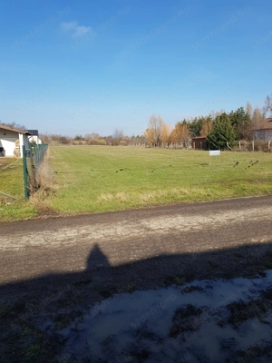 Eladó 4162 nm-es, 2 utcára nyíló telek   közmű az ingatlan előtt! - kép 2