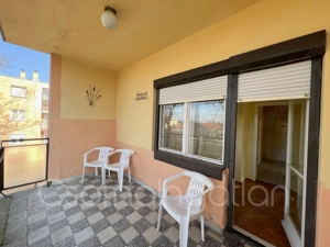 Csorna - központ közeli, nagy erkélyes lakás eladó - kép 3