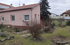 Nyíregyháza Fillér utcában kis alapterületű családi ház eladó 