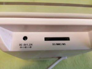 Kedvenc képeit sorozatban vetítő digitális fotókeret - kép 7