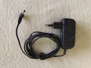 Kedvenc képeit sorozatban vetítő digitális fotókeret - kép 8