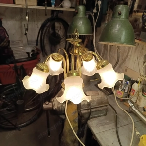 Szakképzett villanyszerelő,20 éves szakmai gyakorlattal állást keres !