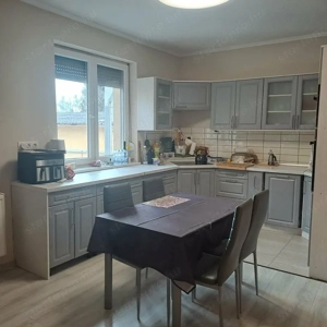 Monoron, központtól nem messze teljesen felújított 92 m2-es társasházi lakás 200 m2-es telekkel  - kép 2