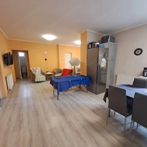 Monoron, központtól nem messze teljesen felújított 92 m2-es társasházi lakás 200 m2-es telekkel  - kép 4