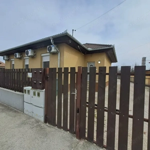 Monoron, központtól nem messze teljesen felújított 92 m2-es társasházi lakás 200 m2-es telekkel  - kép 13