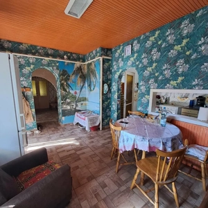 Nyáregyháza-alsón 2 lakrészből álló családi ház 1928 m2 telekkel  - kép 2