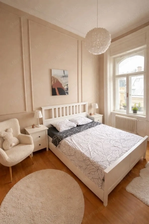 Győr belvárosában teljesen felújított, bútorozott  2. emeleti lakás eladó - kép 3