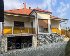 Kapuvár - magasföldszintes 3 szobás családi ház eladó