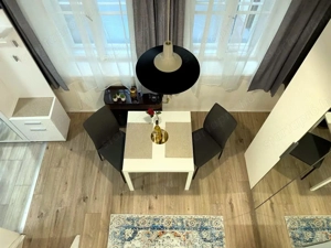 Teljeskörűen felújított, galériás garzon kiadó a VII. kerületben - kép 5