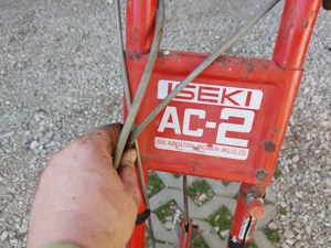 Iseki AC-2 benzines 2 ütemű Japán gyártmányú kapálógép 4 kapa 2 vas kerékkel. Magyarországi gép máso