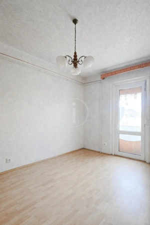 Csendes, világos, parkra néző, jó állapotú lakás eladó - kép 4