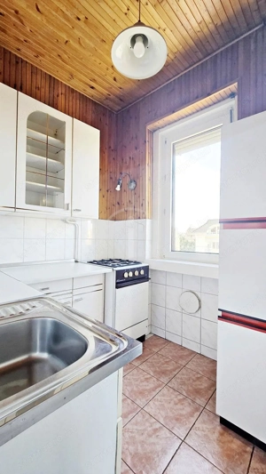 Csendes, világos, parkra néző, jó állapotú lakás eladó - kép 7