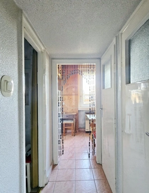 Csendes, világos, parkra néző, jó állapotú lakás eladó - kép 6