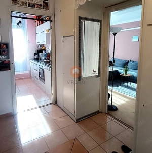 Felújított napfényes másfél szobás lakás - kép 8