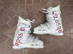 37 es Rossignol Fun Girl J4 sícipő használt 37 Rossignol Fun Girl J4 síbakancs 14.000 Ft