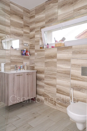 Csorna - Újszerű családi ház ELADÓ - kép 10