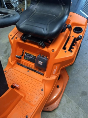 Daewoo fűnyíró traktor  - kép 2