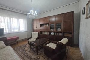 Jó állapotú tégla lakás 3 kocsis garázzsal eladó Győrben, a belvároshoz közel - kép 3