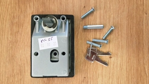 Böckmann ajtózár - lószállító utánfutóhoz - postai kiszállítással  - kép 2