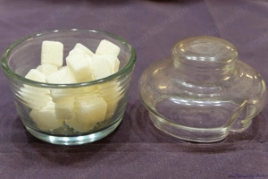 Üveg 70-80-57 mm méretú régi üveg gombos fedeles cukortartó, eladó - kép 8