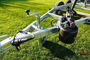 Új fék nélküli SEBAL (750 kg) billenő platós - kézi pumpás - alsókerekes utánfutó - kép 9