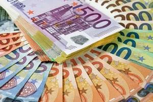 Kölcsönök: Mezőgazdasági, ipari és ingatlanügyletek, 10 000 eurótól 95 000 000 euróig