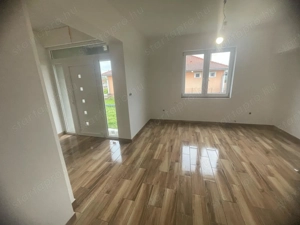  Eladó felújított családi ház új rönk terasszal és új gerendaházzal  - kép 3