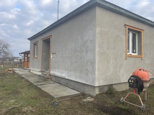  Eladó felújított családi ház új rönk terasszal és új gerendaházzal 