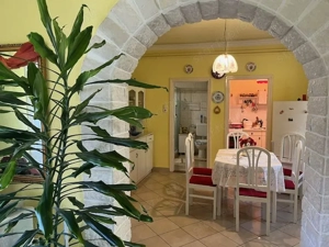 Taksony központjához közel felújított földszintes 71 nm 2 szobás családi ház 575 nm telekkel - kép 7