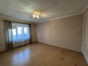 Tiszaújvárosban földszinti kis lakás nagy konyhával eladó!  - kép 2