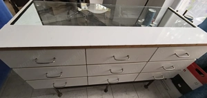 árukínáló üvegpult - kép 2